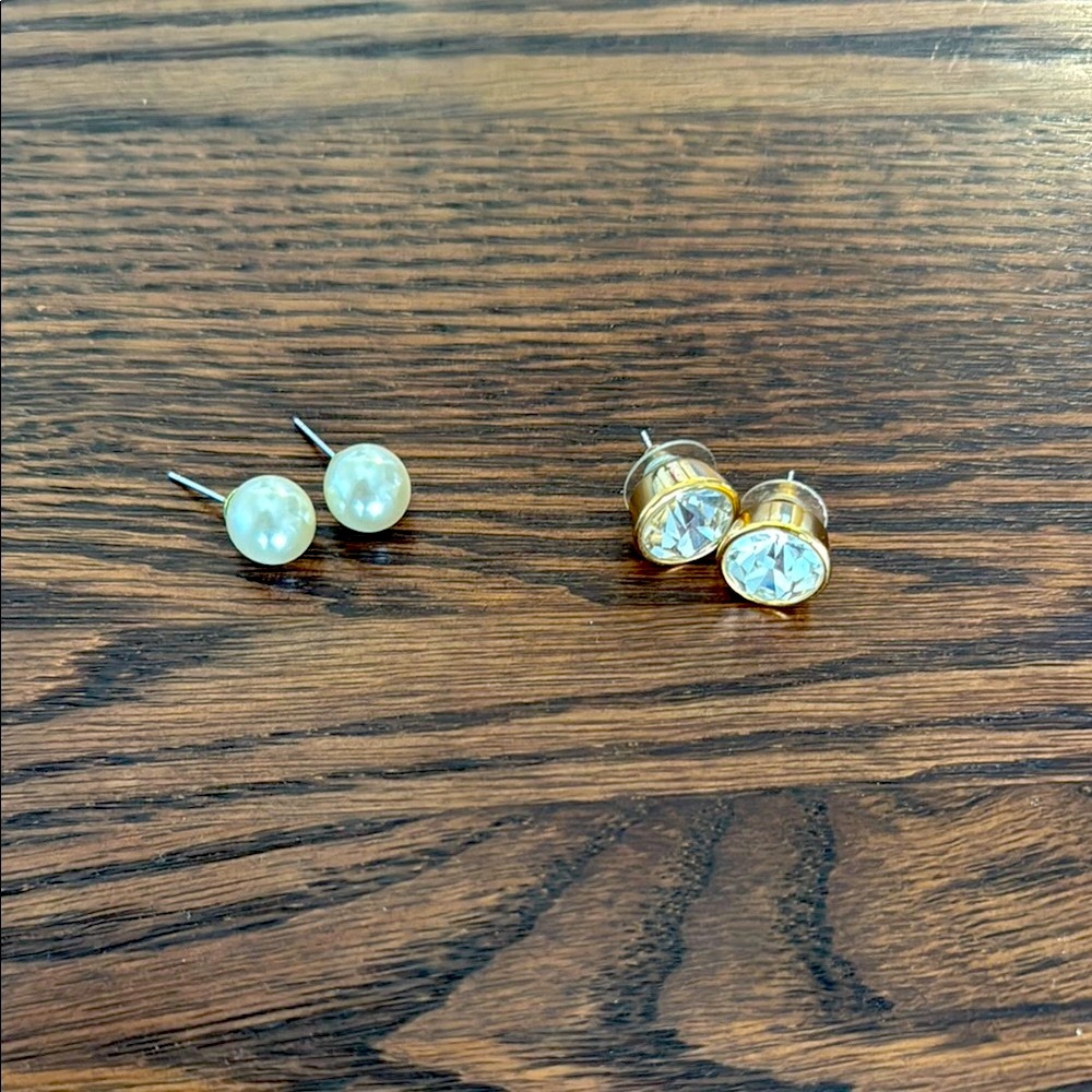 Elegant Gold and Pearl Stud Earrings Set